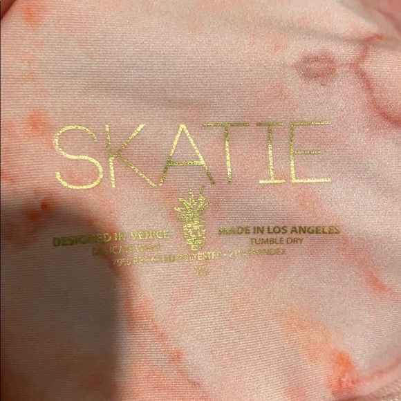 Skatie - Picture 2 of 6